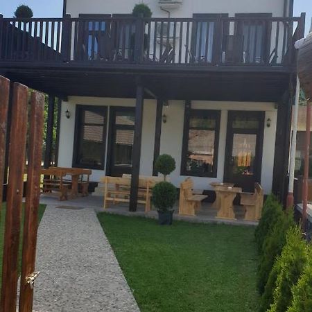 Hotel Бялата Къща à Chakalarovo Extérieur photo
