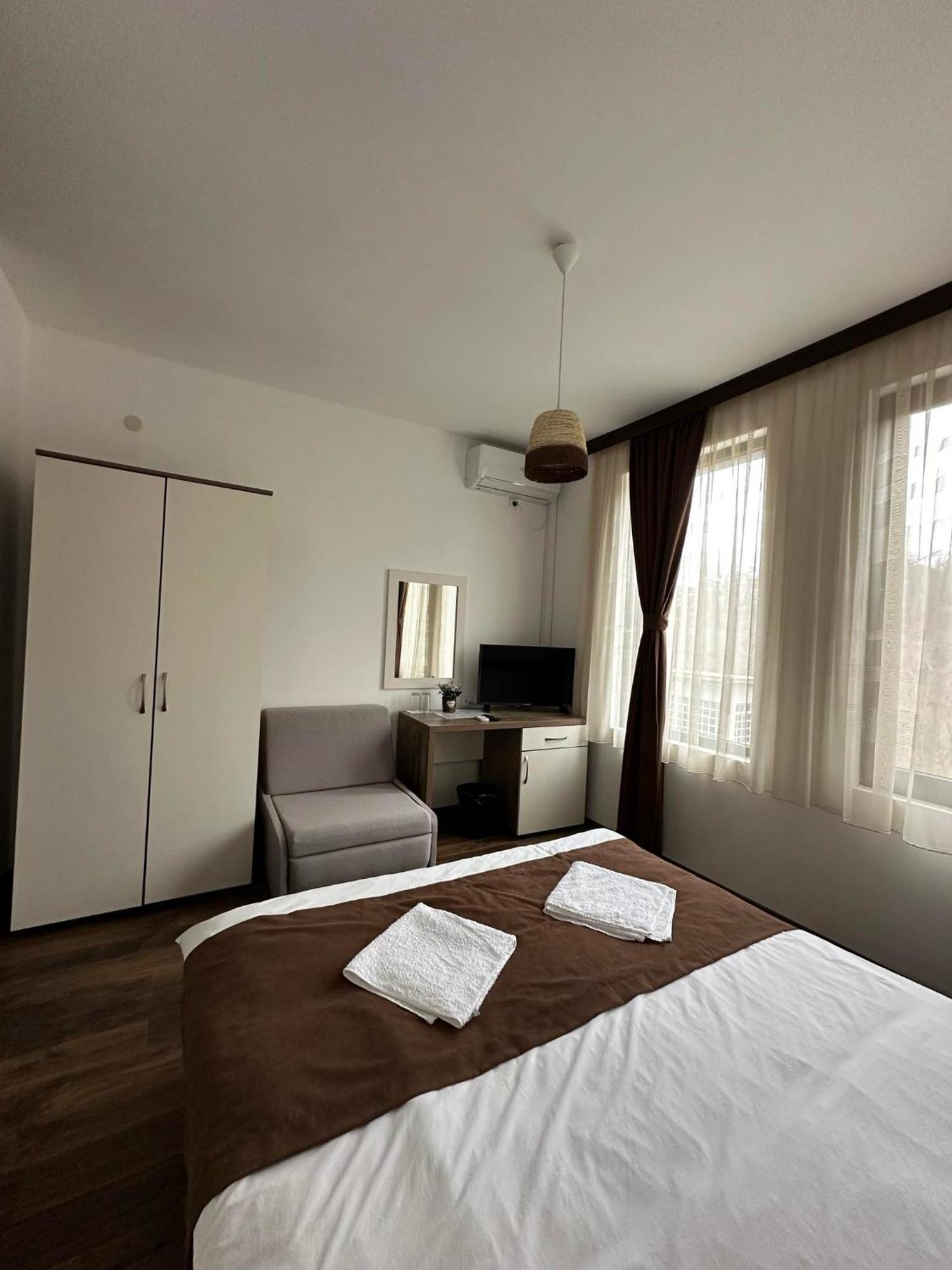 Hotel Бялата Къща à Chakalarovo Extérieur photo