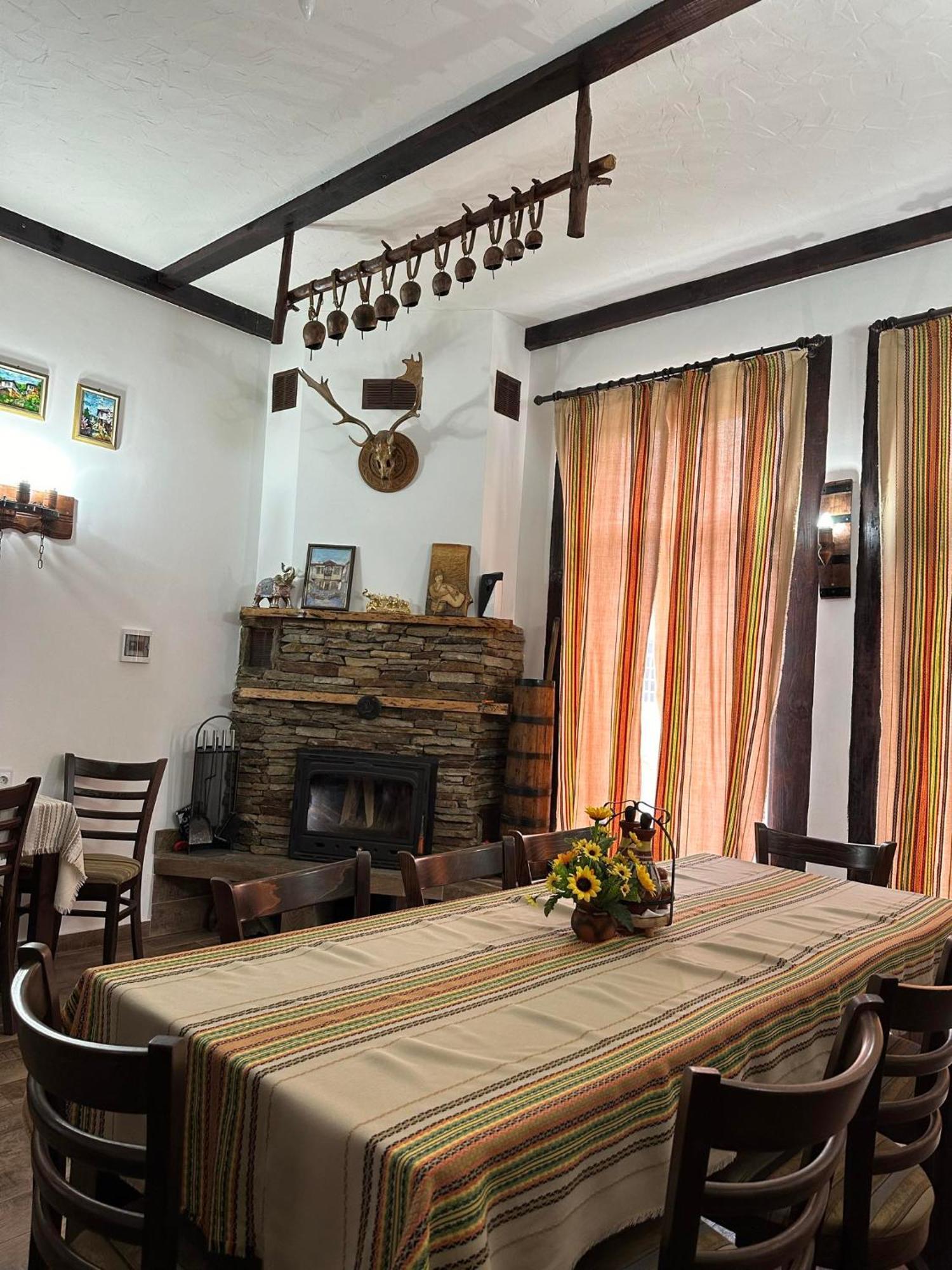 Hotel Бялата Къща à Chakalarovo Extérieur photo