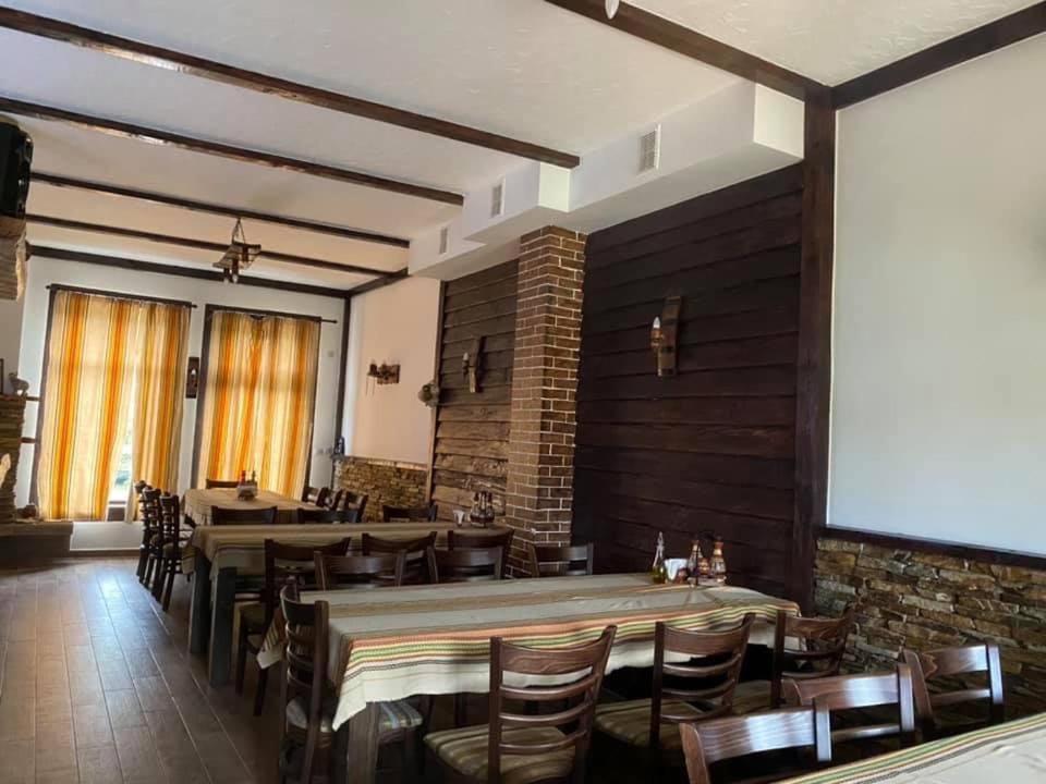 Hotel Бялата Къща à Chakalarovo Extérieur photo