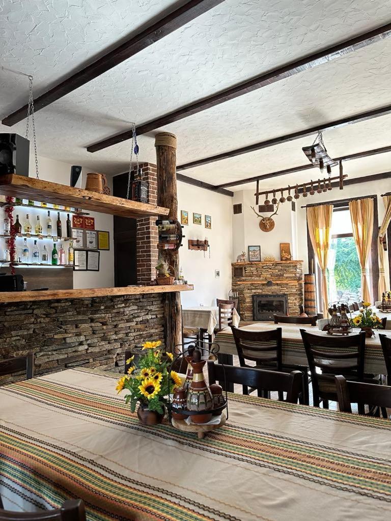 Hotel Бялата Къща à Chakalarovo Extérieur photo
