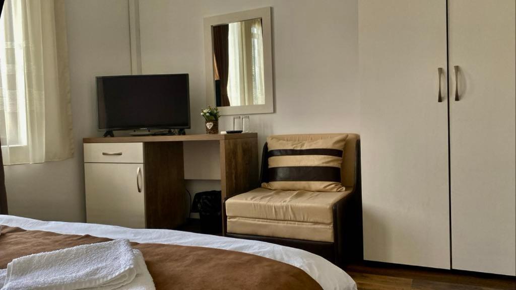 Hotel Бялата Къща à Chakalarovo Extérieur photo