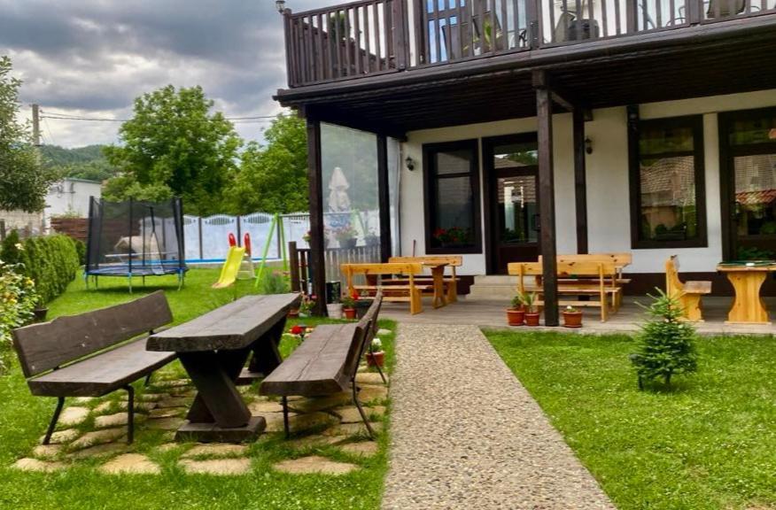 Hotel Бялата Къща à Chakalarovo Extérieur photo